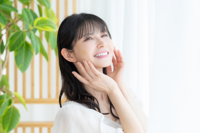 肌がきれいな女性