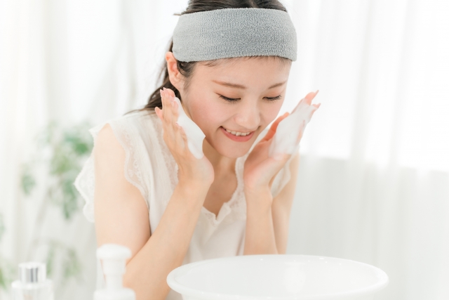 スキンケア女性